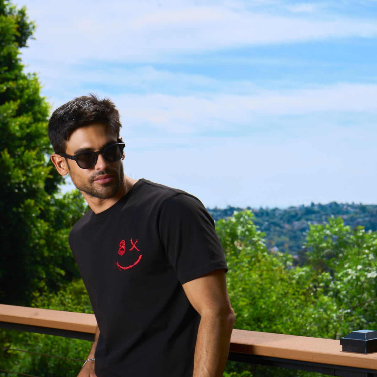 Static Graphic T-Shirt – Black T-Shirts Eight-X