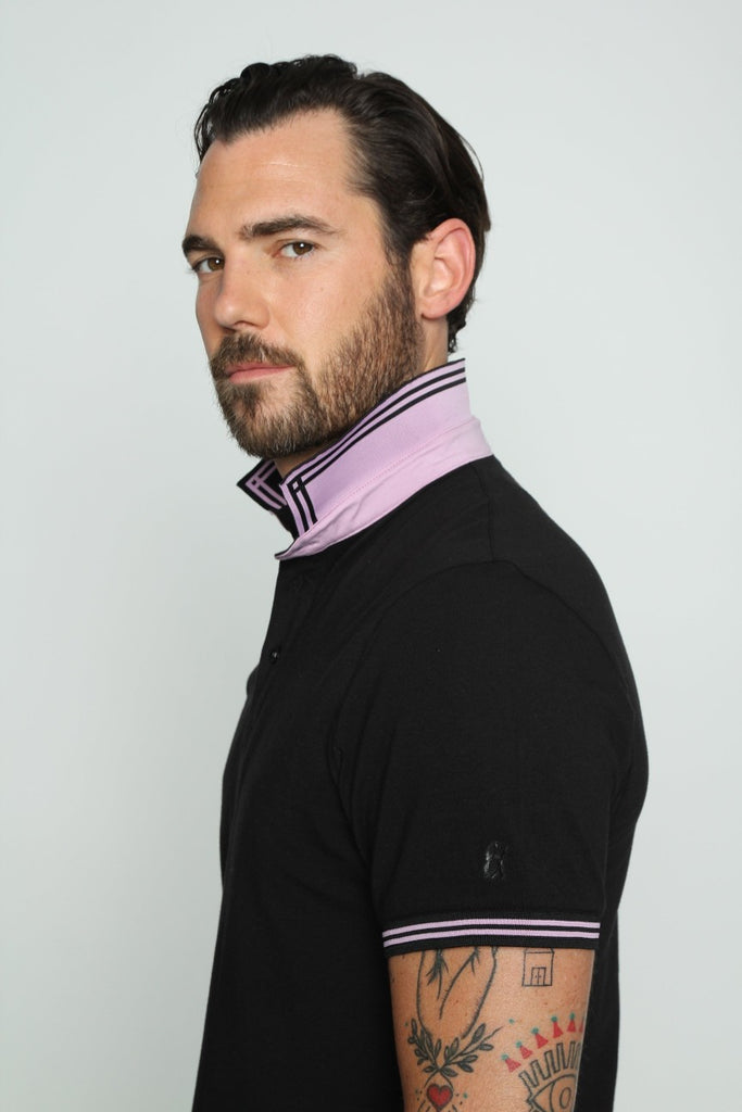 Reversible black collar: lilac on reverse with black stripe design.