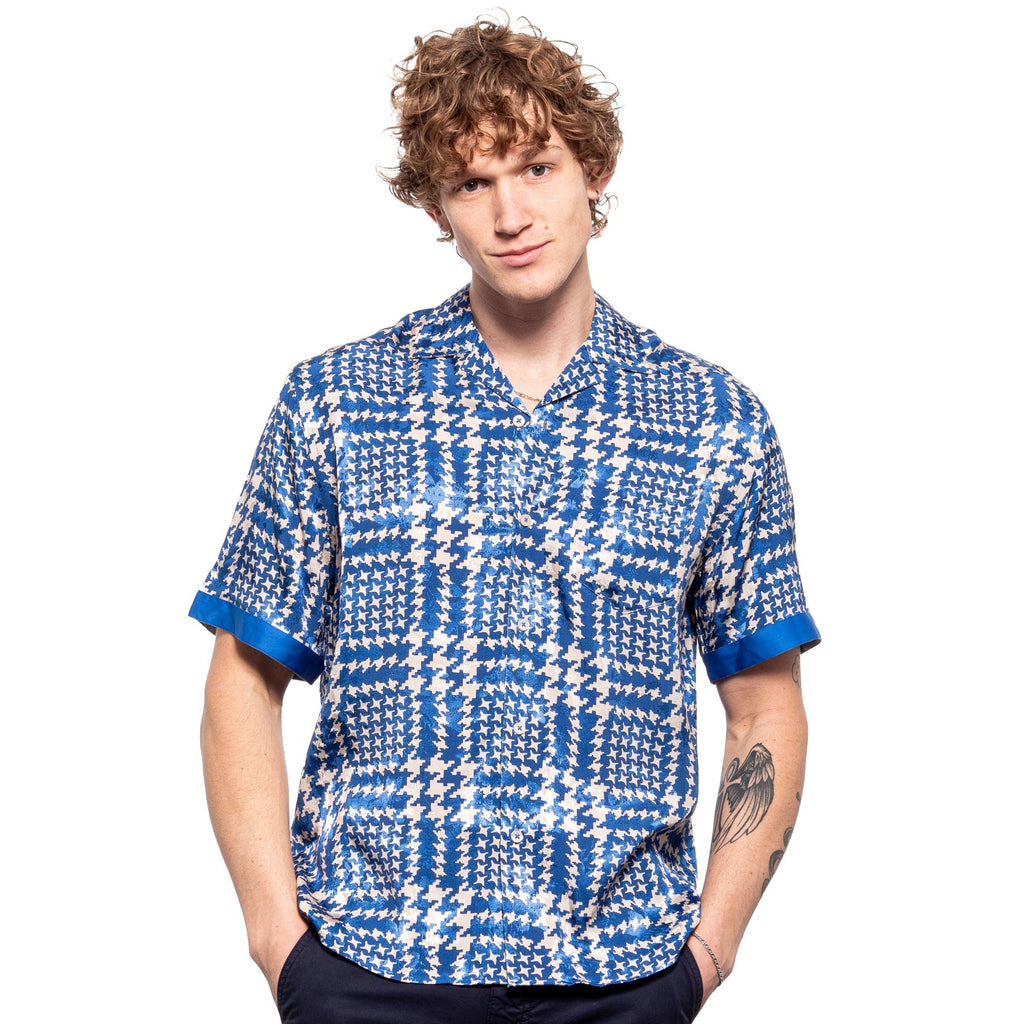 houndstooth patterned short sleeve button down shirt