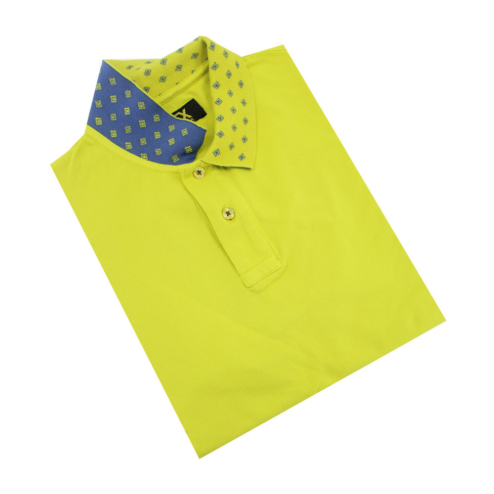 Blue reverse of jacquard collar.