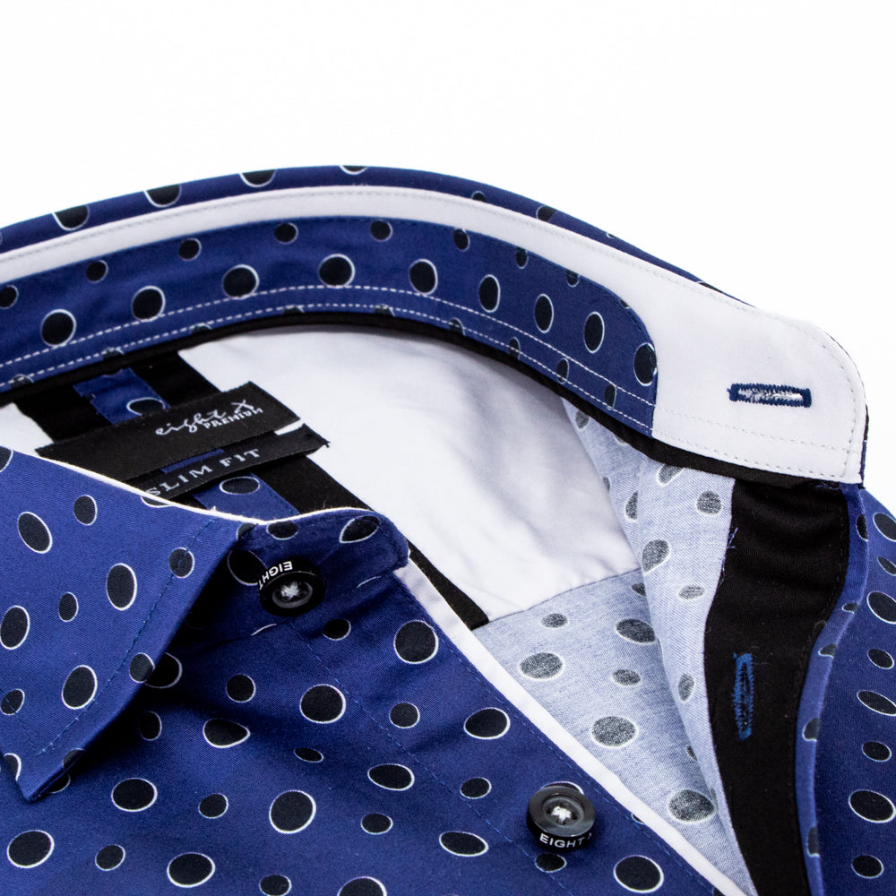 Detail of printed collar with white trim.
