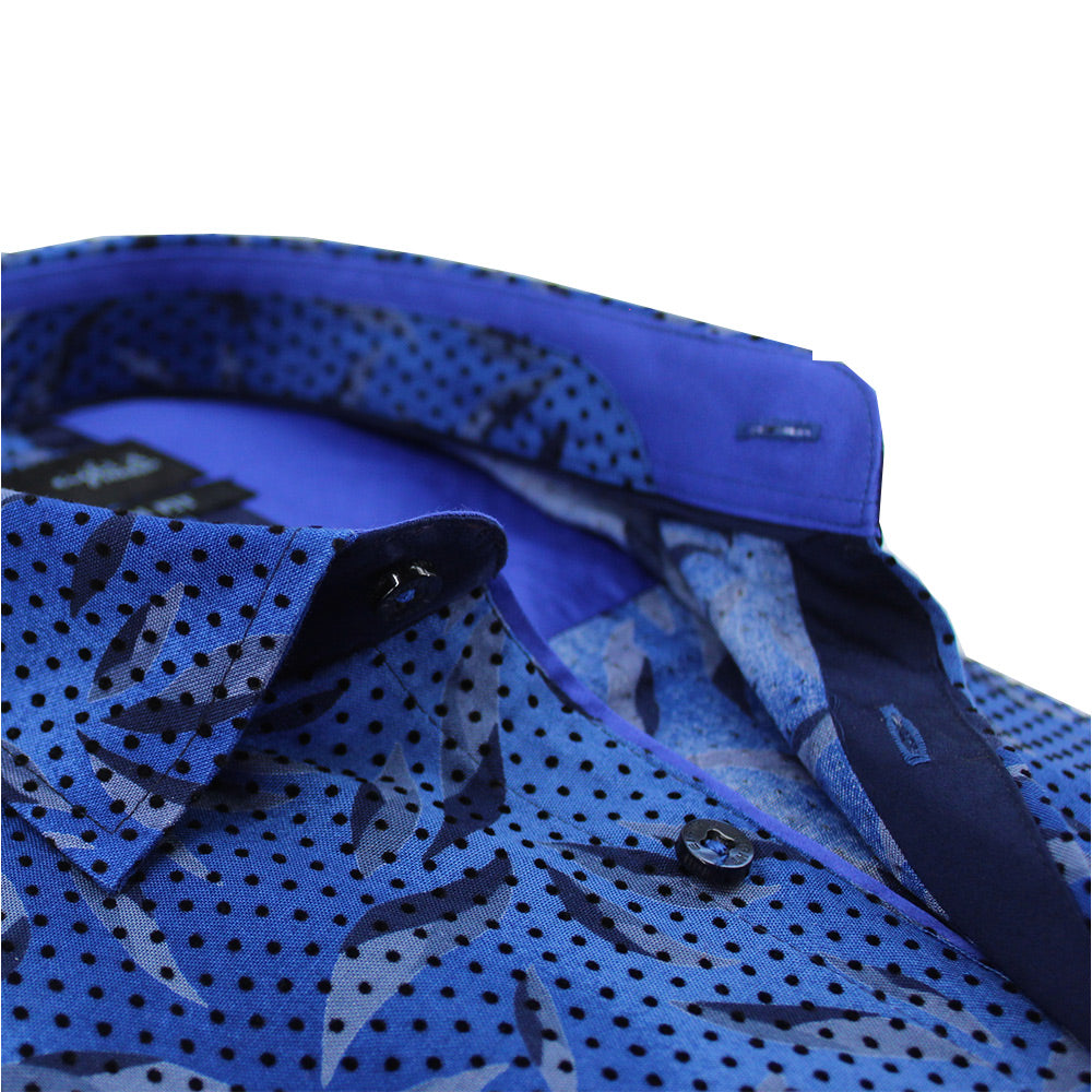 Close up of printed collar and royal blue trim.