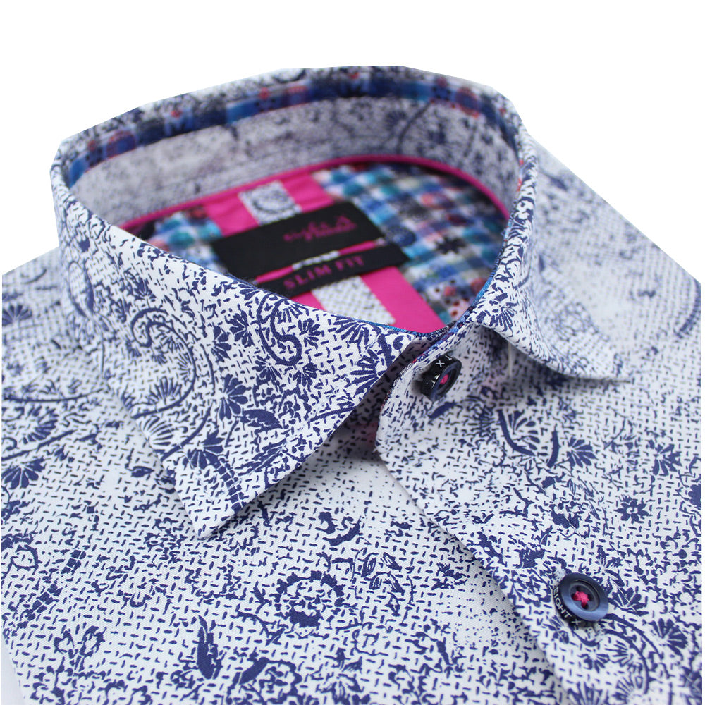 Detail of collar and plaid fuchsia and blue trim.